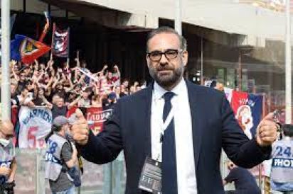 Adesso che è cambiato il manico, bisognerebbe cambiare le teste.